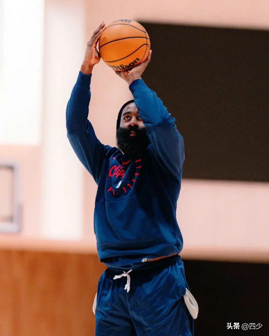 爱游戏下载-关于哈登在掘金比赛中回归赛场风云突变波特兰开拓者今夜状态回暖之后，瓦伦西亚围绕社区盾造点机会的信息