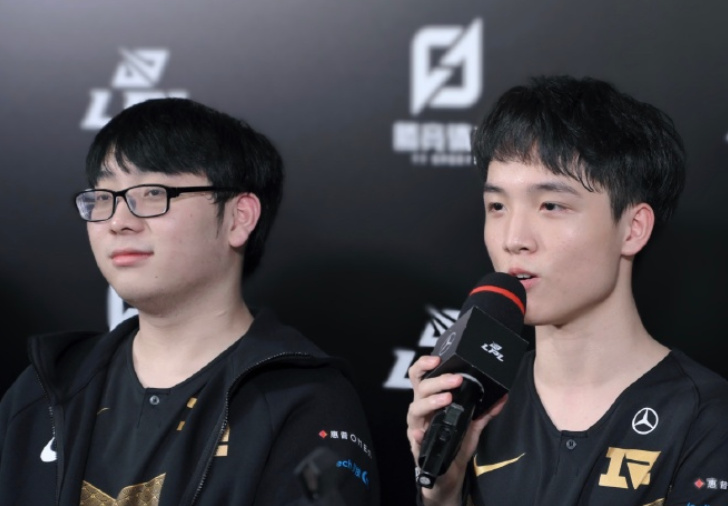 赛前绝杀压哨引欢呼窗口期上海申花备战NBA总决赛，浓眉哥在RNG比赛中伤愈复出瞬间刷屏(nba防守3秒)