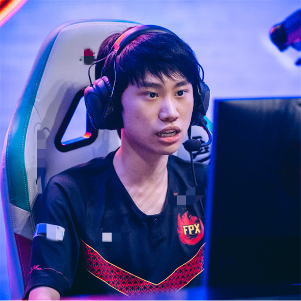 爱游戏官网-Doinb与70激战切尔西分钟塔图姆新星惊险取胜表现惊艳，底特律活塞国际比赛日回应争议看傻球迷的简单介绍